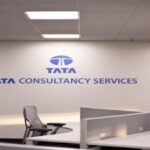 12000 TCS employees lose their jobs (TCS প্রায় ১২,০০০ কর্মীকে ছাঁটাই করছে)